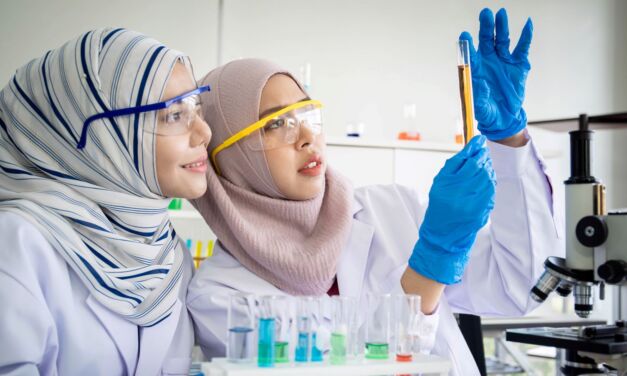 Revue Nature : La majorité des scientifiques ne voient pas de conflit entre science et foi